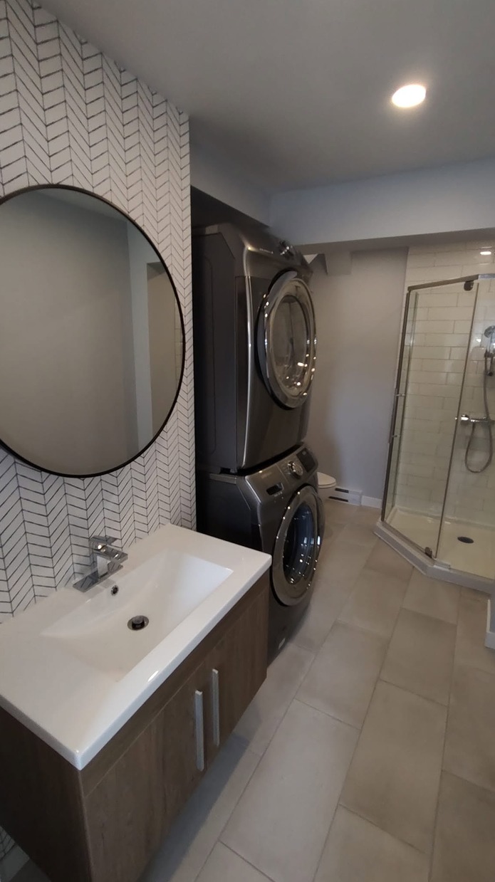 Salle de bain et buanderie — après